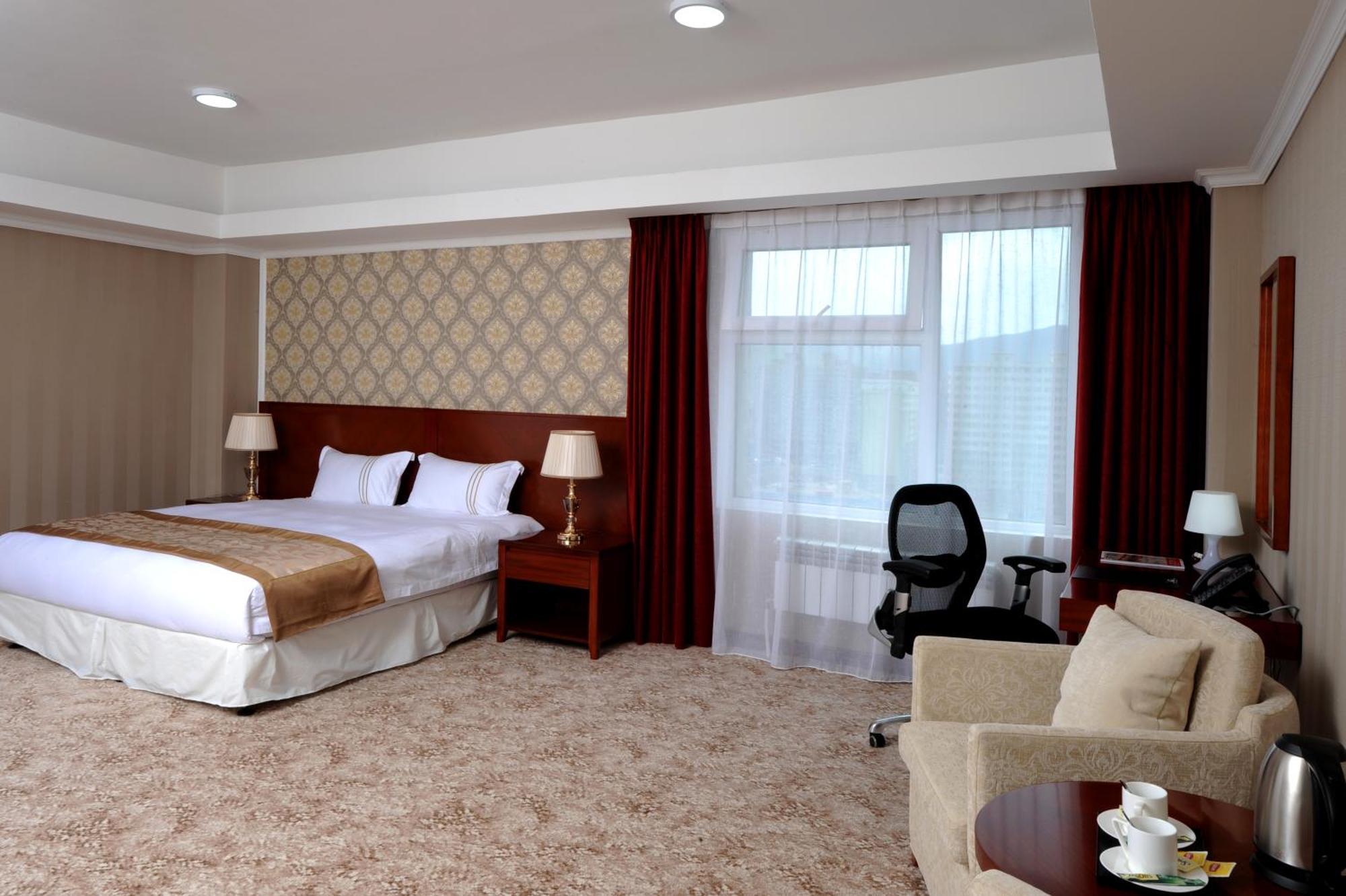 Alpha Hotel Уланбатар Екстериор снимка