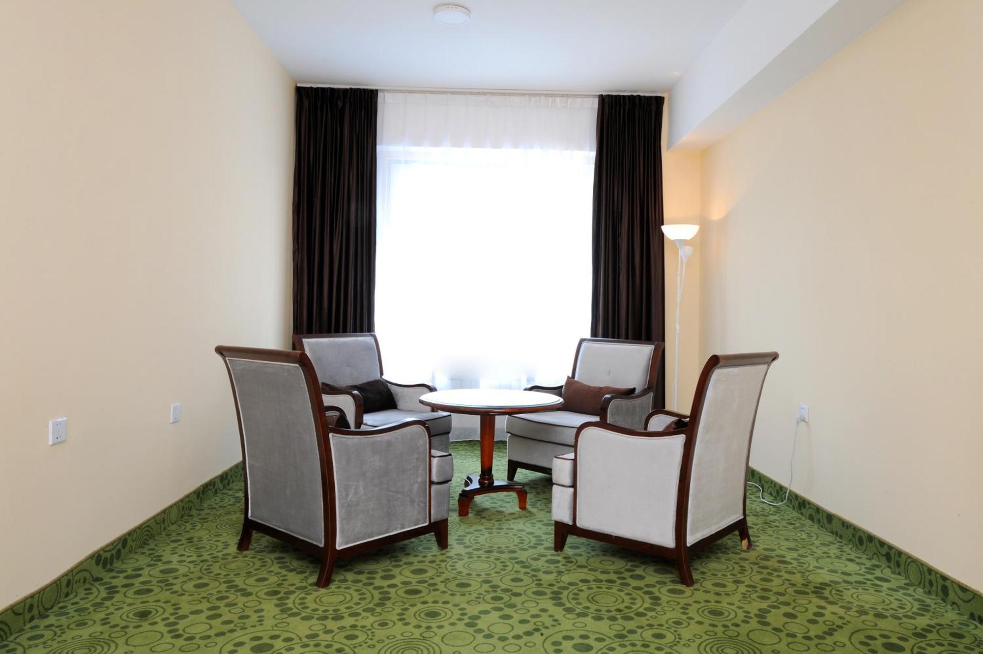 Alpha Hotel Уланбатар Екстериор снимка